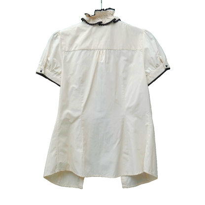 Haut à volants à manches courtes