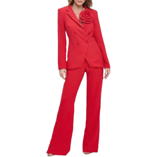 POWERFULLY CHIC IN APPLE RED