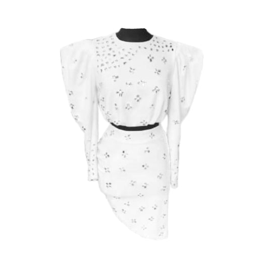 ÉLÉGANCE PURE, GLAMOUR INÉGALÉ